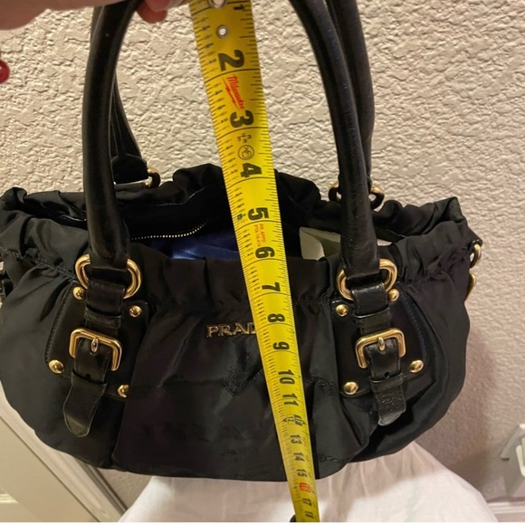 the Prada black shoulder bag 🖤 - Picture 4 of 12